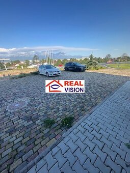 "PRENAJATÉ" Prenájom prízemie priestory novostavba pri MA - 15