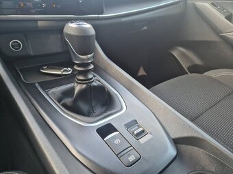 Predám  Nissan Qashqai 1.5 e-Power 190 HEV Acenta - 15