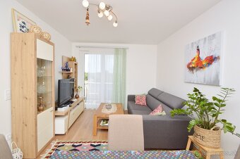 Predaj priestranný 2i byt s 7,15 m2 terasou, pivnica, Rajka - 15