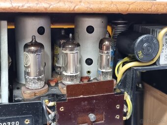 Schaltbild Libelle 4D61 RFT 》KABELKOVÉ STAROŽITNÉ RADIO - 15