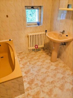 NA PREDAJ: priestranný rodinný dom s dvojgarážou v Kráľovsko - 15