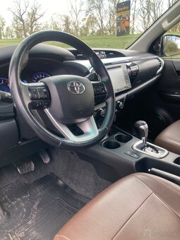 Toyota Hilux 2,4 D - 15