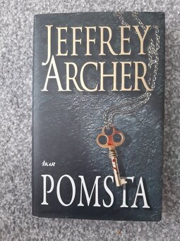 Rozpredaj kniznice, naj knihy hľadajú nového majiteľa. - 15