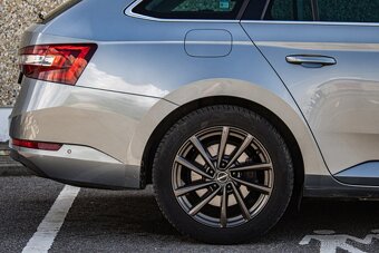 Škoda Superb Combi 2.0 TDI L&K DSG aj na splátky - 15