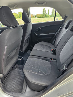 Kia Picanto 1.0i benzín 2012 - 15