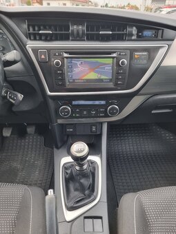 Toyota Auris Touring Sports 1.4 l D-4D DPF Style za 5.690 € - 15