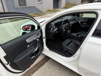 A250e PHEV 2022 A/T - 15