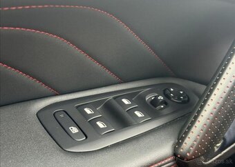 Peugeot 308 GTLINE AUTOMAT F1 NAVI LED benzín automat 96 kw - 15