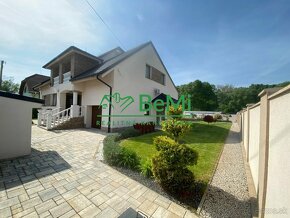 Rodinná , luxusná vila  - 3 podlažia, pozemok 1223 m2 , obec - 15