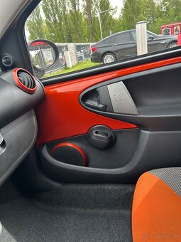 Predám auto TOYOTA AYGO - 15