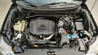 Predám MITSUBISHI OUTLANDER 2.2 DI-D 4WD TC-SST Intense+ - 15