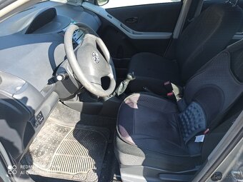 predam Toyotu Yaris, benzin - 15