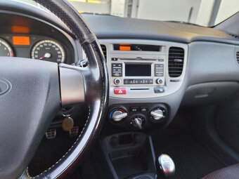 Kia Rio Sporty sedan benzín 2008 - 15