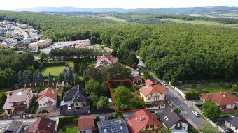Pekný stavebný pozemok Pereš pri Lesoparku, tichá ulica - 15