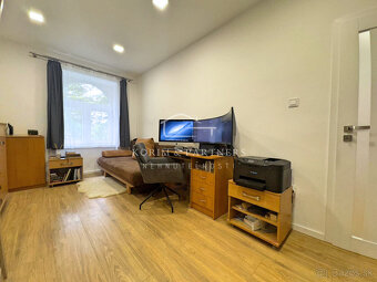 Veľkoplošný 3 izbový tehlový byt, Komárno - 15