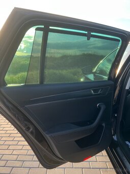 Škoda Superb 2.0 TDi DSG PREMIUM 110kw Combi Matrix Pano - 15