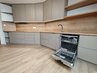 3-izbový byt kompletne zrekonštruovaný - 15