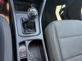 Volkswagen Touran 1.6 TDI SCR BMT Comfortline - 15