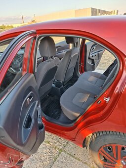 Kia Rio - 15