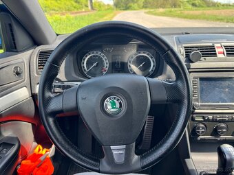 Škoda Octavia RS Combi - 15