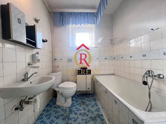 Na predaj rodinný dom s veľkou záhradou - Revúca / centrum D - 15