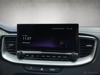 Kia XCeed 1.5 T-GDi M6 GOLD - Deluxe White - 15