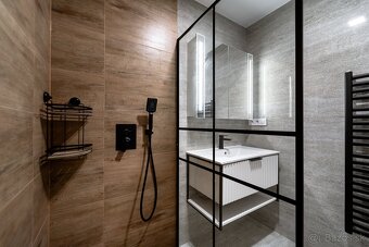 Luxusný 3-izbový Byt s balkónom a garážovým parkovaním - 15