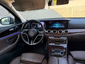 Mercedes-Benz E trieda Sedan - 15