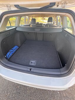 Volkswagen Golf  Variant VII - 1.6 TDI, pekný stav - 15