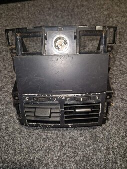 Tlačidlá, kastlík, reproduktory vW Touareg 7l - 15