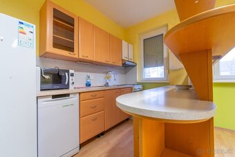 ATYPICKÝ RD NA HLAVNOM ŤAHU - VHODNÝ NA PODNIKANIE - 15
