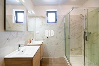 MODERNÝ ZARIADENÝ PENZIÓN V TESNEJ BLÍZKOSTI THERMALPARKU V  - 15