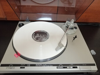 REZERVOVANÉ -TECHNICS SL-D30 Direct Drive Fully Autom Turnta - 15