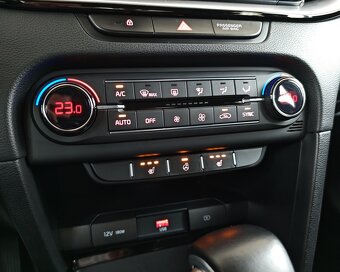 Kia Ceed SW 1.6 CRDi MHEV Gold A/T// AJ NA SPLÁTKY// - 15