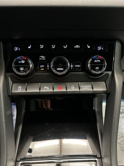 Škoda Karoq 2.0 TDI SCR Sportline - 15