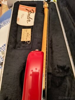 Fender Bullet z roku 1981 – červený „Vyrobené v USA - 15