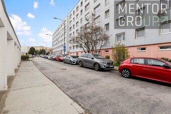 360° VR - Ponúkame na predaj pekný, 2i. byt v Starom Meste - - 15