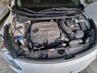 HYUNDAI i30 combi, 1,6 CRDi, 81 kW, r. 2014 - 15