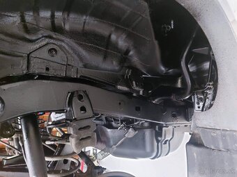 Predám Toyota Land Cruiser Prado 90 3.4 benzín - 15