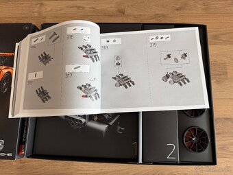 LEGO TECHNIC 42056 Porsche 911 GT3 RS - Z VÝSTAVKY - 15