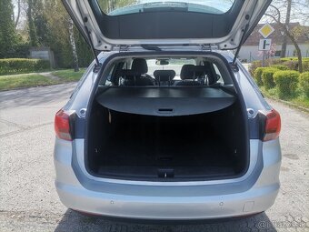 Opel Astra Sports Tourer Combi - 15