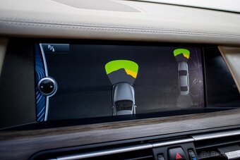 BMW Rad 7 740d xDrive - 15