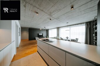 NAJLUXUSNEJŠÍ BYT V TRNAVE  s panoramatickým výhľadom na his - 15