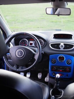 Renault CLIO SPORT RS - 15