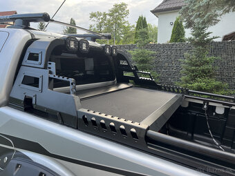Hliníkovú roleta korby Nissan Navara D23, D40 - 15