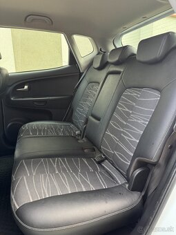 KIA VENGA, PLATINUM, 1,4 BENZÍN, MANUÁL, LEN 107 547KM, SK - 15