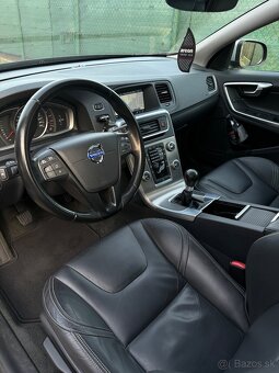 Volvo V60 2.0 D3 5válec 100kw/136PS manuál-6,Summum,Xenon - 15