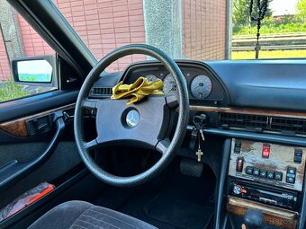 Mercedes-Benz 380 SEC W126 – biela klasika s V8 - 15
