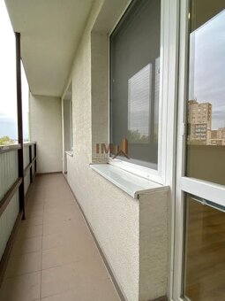 NA PRENÁJOM MODERNÝ ZREKONŠTRUOVANÝ 3i BYT S VEĽKÝM BALKÓNOM - 15