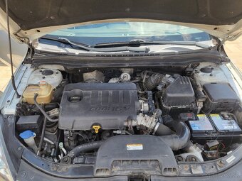 Hyundai i30 CW 1.6 CRDi VGT Premium 85kw - 15